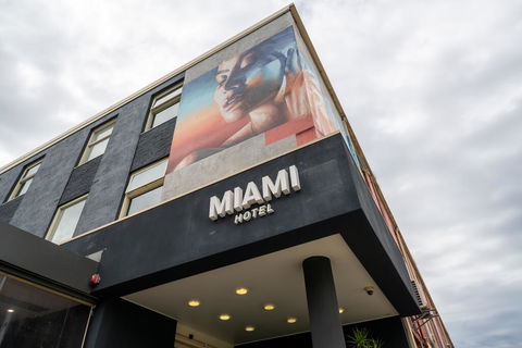 Miami Hotel Melbourne - Taree Accommodation 0