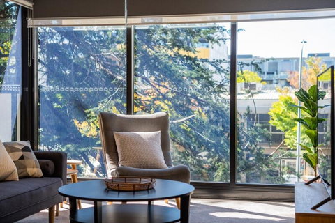 Midnight Apartments Accommodate Canberra - Taree Accommodation 0
