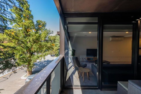 Midnight Apartments Accommodate Canberra - Taree Accommodation 1