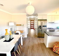 Modern Majestic - everything you need - private location - Taree Accommodation