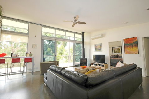 Moriarty Studio - Chic Couples Retreat - Taree Accommodation 0