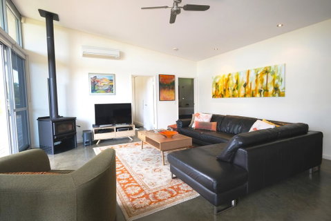 Moriarty Studio - Chic Couples Retreat - Taree Accommodation 3