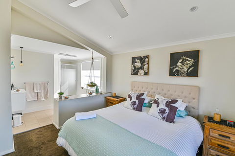 Mortimers Wines - The Canopy Loft - Taree Accommodation 1