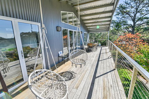 Mortimers Wines - The Canopy Loft - Taree Accommodation 2