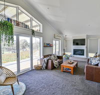 Mortimers Wines - The Canopy Loft - Taree Accommodation