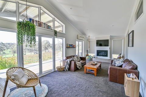 Mortimers Wines - The Canopy Loft - Taree Accommodation 0