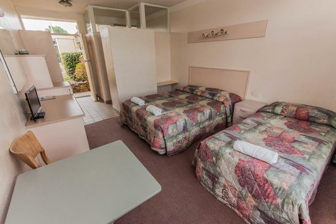 Moruya Waterfront Hotel Motel - Taree Accommodation 3