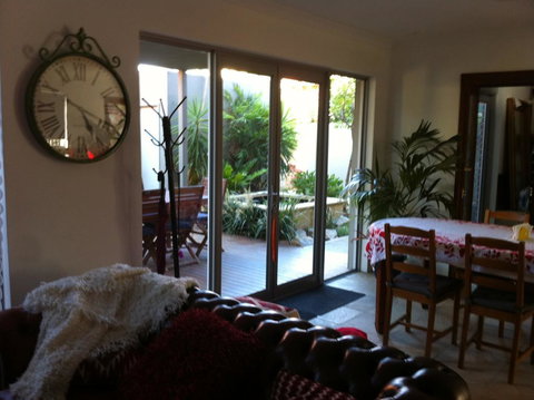 Mt Lawley Garden Apartment - Taree Accommodation 1