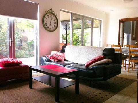 Mt Lawley Garden Apartment - Taree Accommodation 0