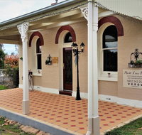 Must Love Dogs BB  Self Contained Cottage - Taree Accommodation
