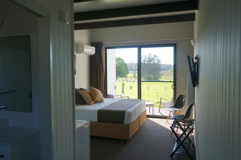 Narangba Motel (formerly Brisbane North B&B And Winery) - Taree Accommodation 1