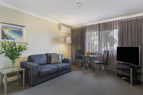 The Peninsula Riverside Serviced Apartments - Taree Accommodation 28