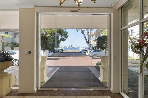 The Peninsula Riverside Serviced Apartments - Taree Accommodation 13