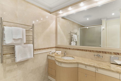The Peninsula Riverside Serviced Apartments - Taree Accommodation 2