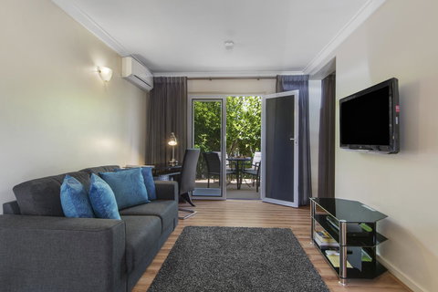 The Peninsula Riverside Serviced Apartments - Taree Accommodation 17