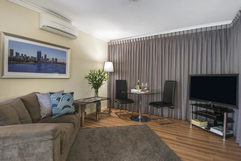 The Peninsula Riverside Serviced Apartments - Taree Accommodation 27
