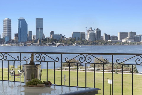 The Peninsula Riverside Serviced Apartments - Taree Accommodation 16