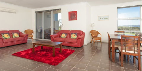Cosy Corner Sea View Apartments - Taree Accommodation 11