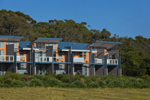 Cosy Corner Sea View Apartments - Taree Accommodation 2