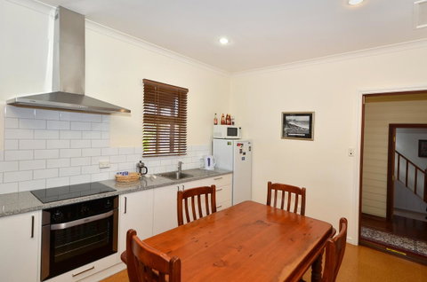 Albany Beachside Accommodation - Taree Accommodation 9