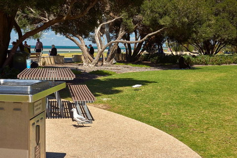 The Urban Beach House - Taree Accommodation 21