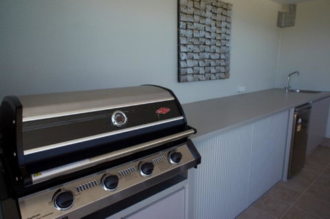 The Urban Beach House - Taree Accommodation 19