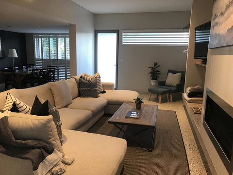 The Urban Beach House - Taree Accommodation 3