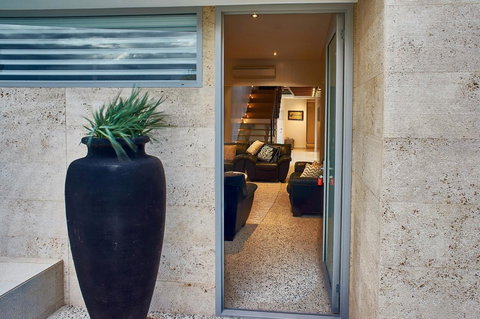 The Urban Beach House - Taree Accommodation 6