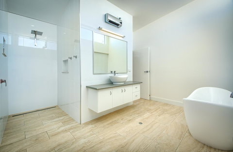 Jeffries Cottage - Taree Accommodation 24