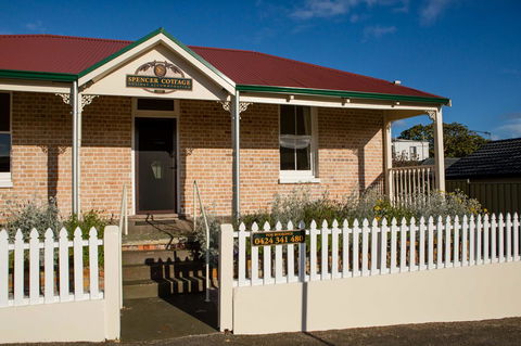 Spencer Cottage - Taree Accommodation 10