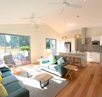 Sunny Blinco Street House - Taree Accommodation