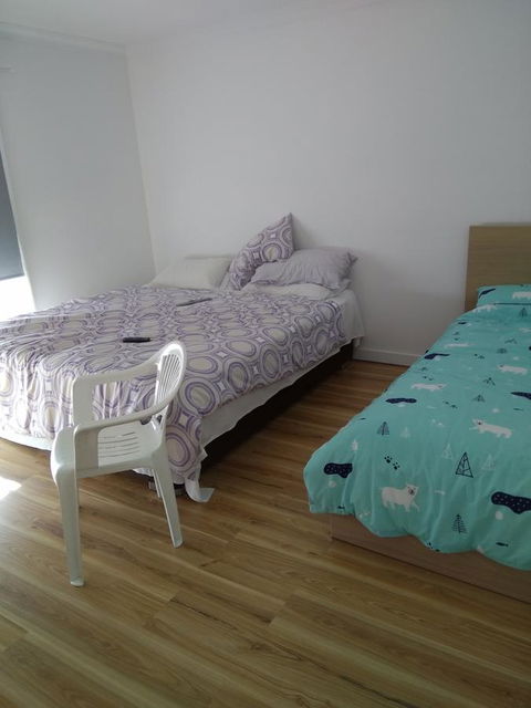 DIANELLA Budget Rooms Happy Place To Stay - Taree Accommodation 13