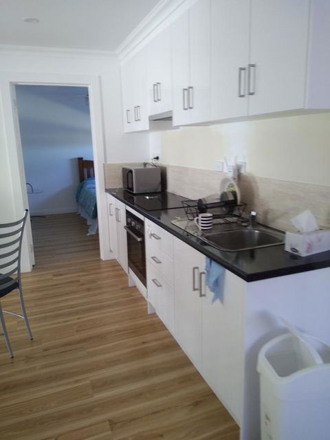 DIANELLA Budget Rooms Happy Place To Stay - Taree Accommodation 9