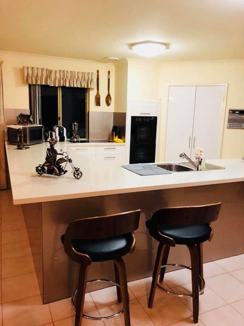 LA ANCHOR ON THE CANALS (MANDURAH) - Taree Accommodation 6