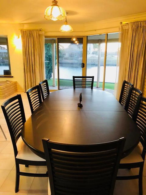 LA ANCHOR ON THE CANALS (MANDURAH) - Taree Accommodation 8