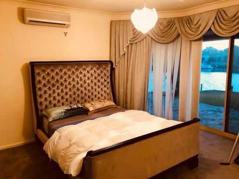 LA ANCHOR ON THE CANALS (MANDURAH) - Taree Accommodation 12