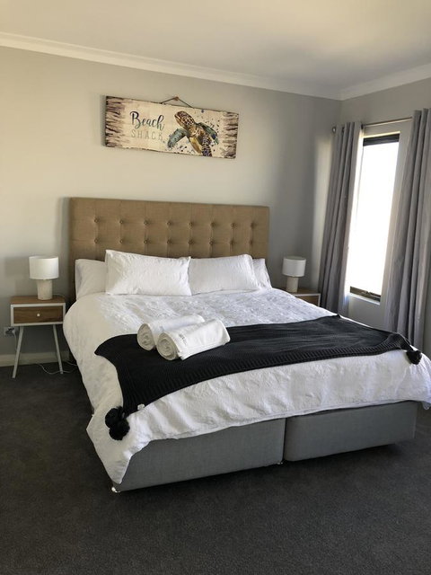 The Shak Kalbarri - Taree Accommodation 11