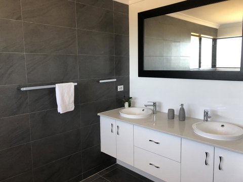 The Shak Kalbarri - Taree Accommodation 9