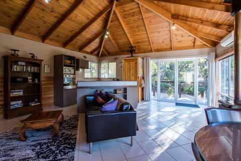 Cape Howe Cottages - Taree Accommodation 13
