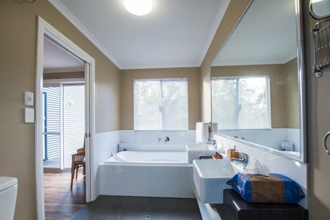 Cape Howe Cottages - Taree Accommodation 36