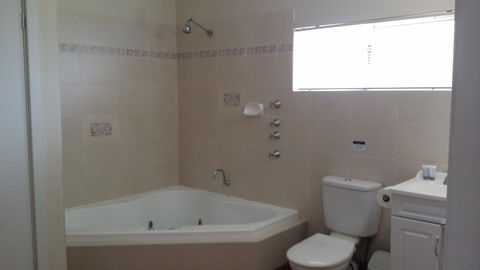 Chalets On Frenchman - Taree Accommodation 17