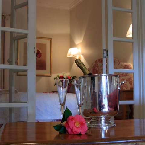 Two Sisters Chalets - Taree Accommodation 26