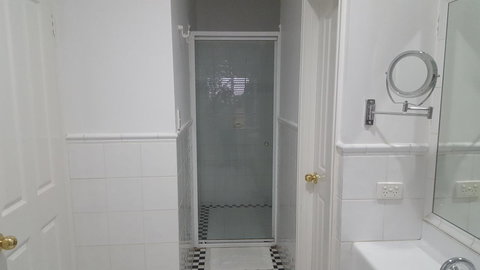 Two Sisters Chalets - Taree Accommodation 5