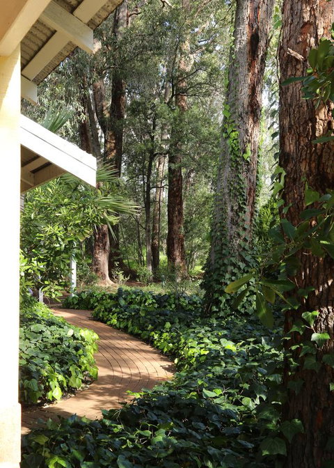Two Sisters Chalets - Taree Accommodation 25