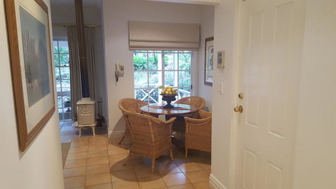 Two Sisters Chalets - Taree Accommodation 9