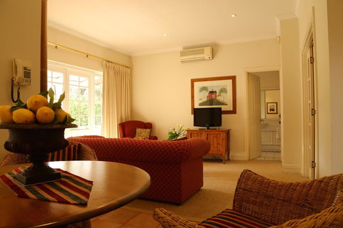 Two Sisters Chalets - Taree Accommodation 28