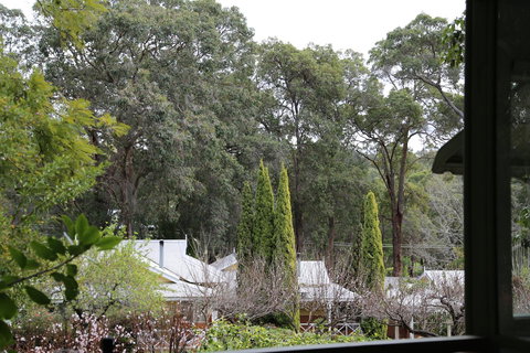 Two Sisters Chalets - Taree Accommodation 18