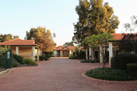 Novotel Vines Resort Swan Valley - Taree Accommodation 12