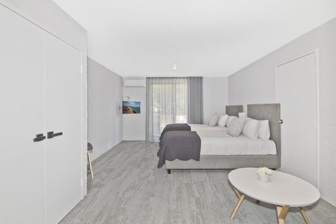 Atrium Hotel Mandurah - Taree Accommodation 23