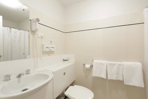 Atrium Hotel Mandurah - Taree Accommodation 37